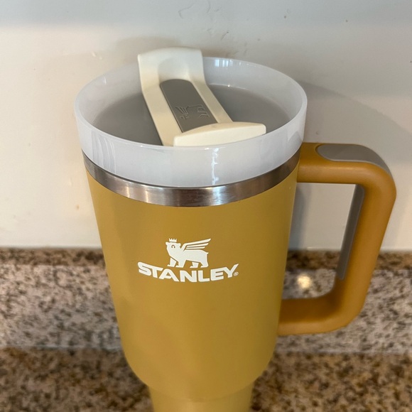 Stanley, 40 oz. tumbler - Picture 2 of 7